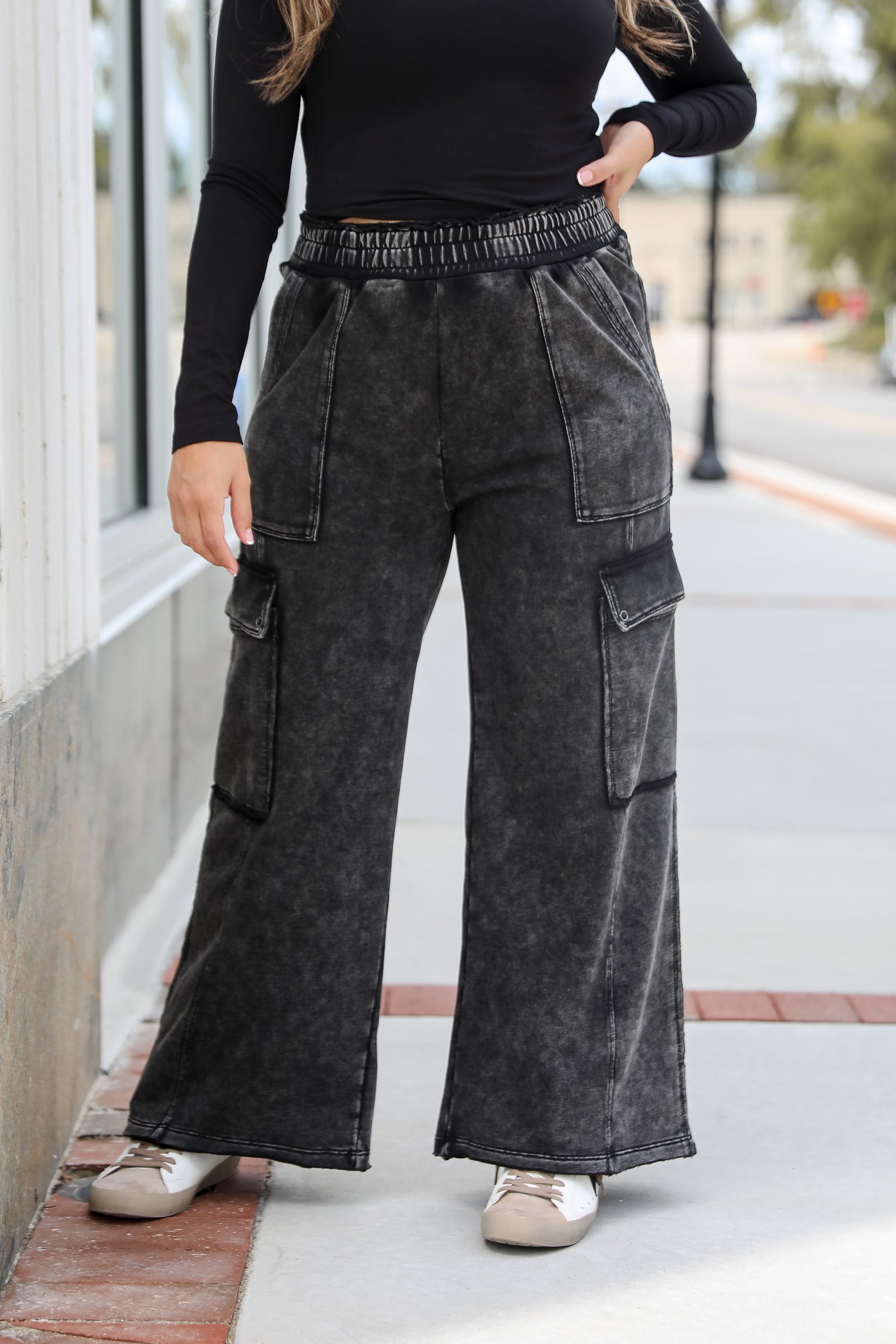 Cozy Aura Black Cargo Sweatpants ZT22