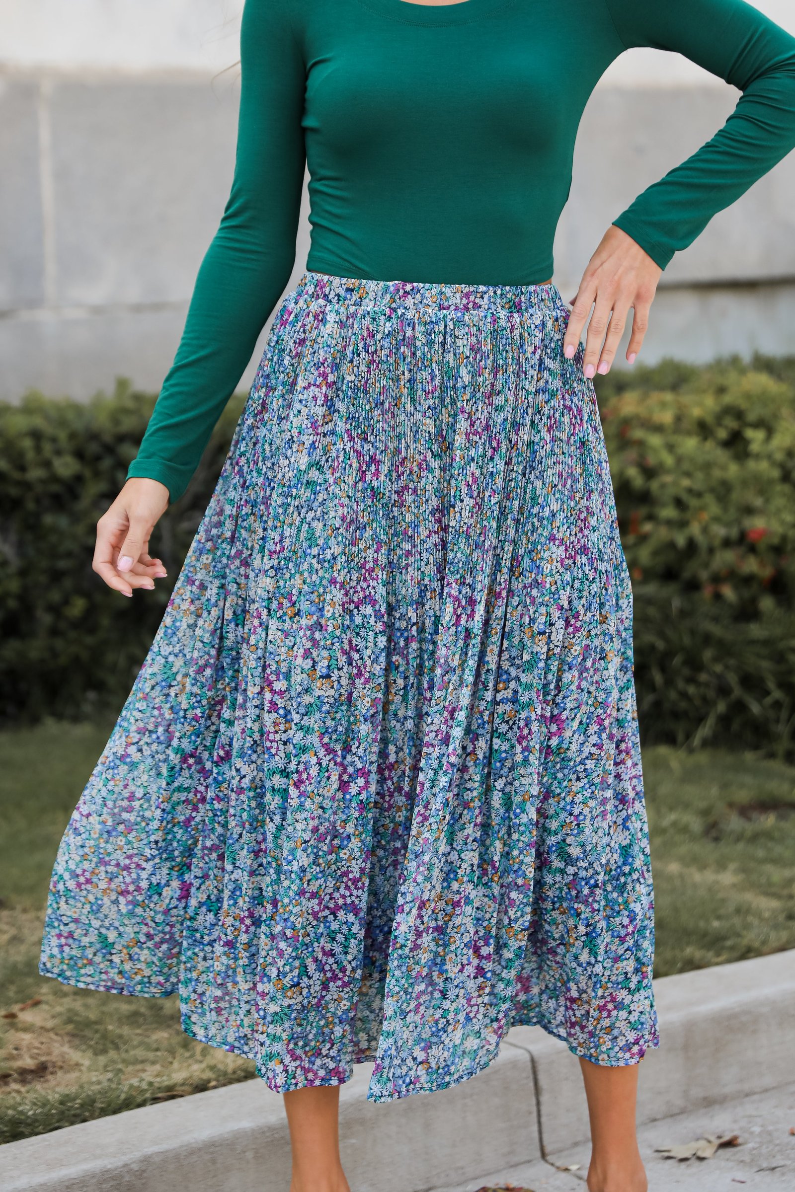 Attractive Essence Navy Floral Midi Skirt ZT26